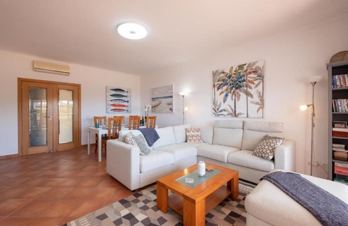 Ameijeira Apartment | Dona Ana 77 by Destination Algarve