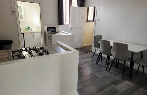 Doncaster House | Doncaster Serviced Accommodation - 3 Bed House- Ideal for Contractors/Families