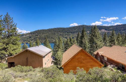 Truckee House | Donner Lake Home Walk to the Lake Trails & Family Activities