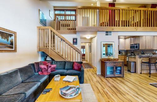 Truckee Apartment | Donner Lake Retreat