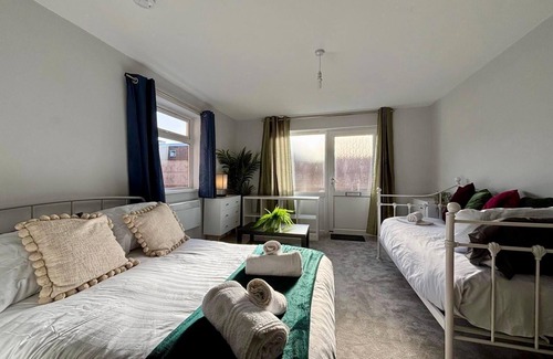 Donnington Apartment | Donnington Apartments - Studio 4