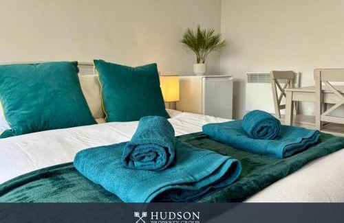 Donnington Apartment | Donnington Apartments - Studio 1