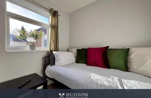 Donnington Apartment | Donnington Apartments - Studio 3