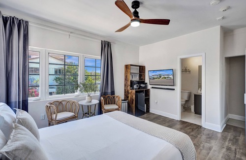North Beach Hotel | Donovan by Nomada