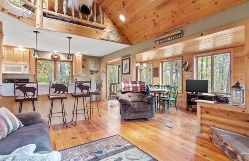 Crosslake Cabin | Don’t Miss This Cozy Rock Lake Fall Escape