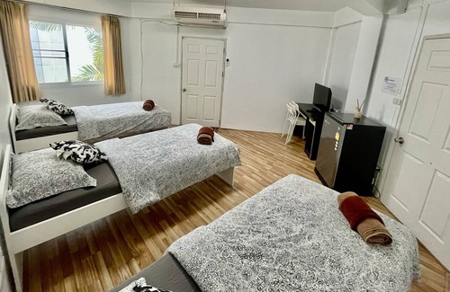 Nana Cabin | Doodle Lodge Bangkok