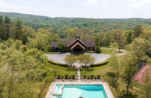 Ancram House | Doodletown Lodge & Cabin: Pool—Pickleball—Tennis+