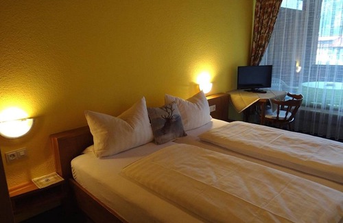 Hinterstein Cottage | Doppelzimmer - Pension Waidmannsheil