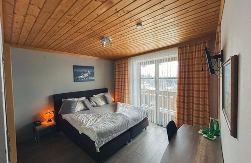 Millstatt Bed & Breakfast | Doppelzimmer 14, WC und Dusche Getrennt, Südbalkon - Hotel-gasthof Lammersdorf