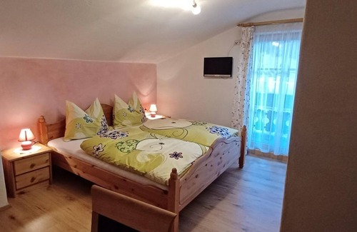Rauris Other | Doppelzimmer 5 , Dusche, WC, Balkon - Bruderhof