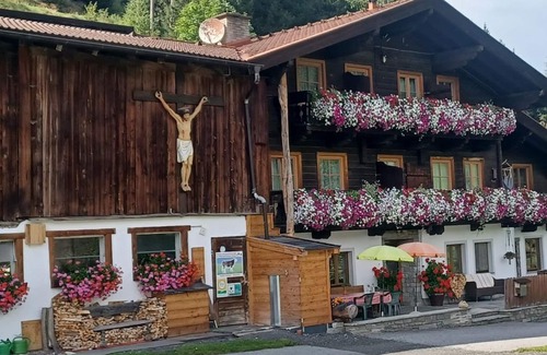 Rauris Other | Doppelzimmer 5 , Dusche, WC, Balkon - Bruderhof