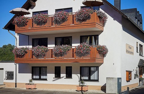 Wolf Cottage | Doppelzimmer 6 - Gäste- und Weinhaus Haus Schatzgarten