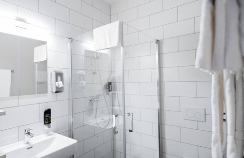 Neusiedl am See House | Doppelzimmer, Dusche, WC - Lakeside77 Hotel