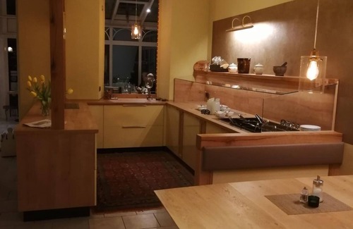 Bad Bertrich House | Doppelzimmer Erker mit Balkon - Hotel Haus Hohenzollern/haus Ambiente