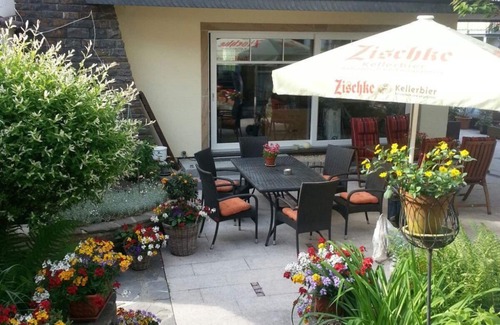 Bad Bertrich House | Doppelzimmer Erker mit Balkon - Hotel Haus Hohenzollern/haus Ambiente