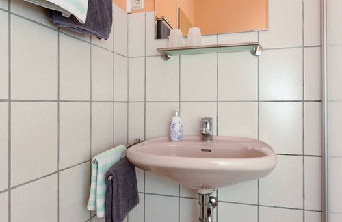 Esens Cottage | Doppelzimmer Knurrhahn in der Hotel-pension Altes Siel - Doppelzimmer Knurrhahn mit Terrasse