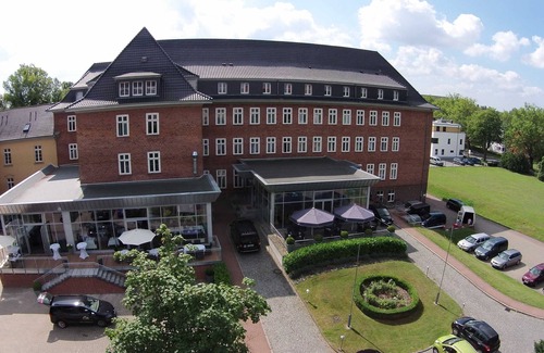 Guestrow House | Doppelzimmer Komfort - Hotel am Schlosspark +