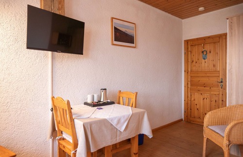 Staufen im Breisgau Apartment | Doppelzimmer mit Dusche und WC