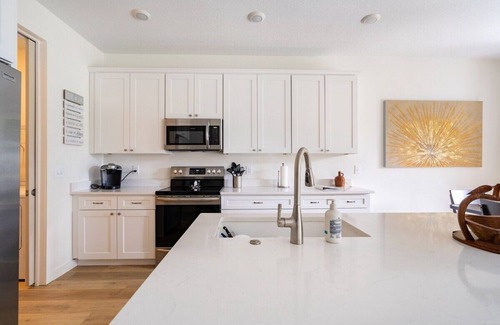 Mount Dora House | Dora's Heart: New 3BR | King Bed | Brand New