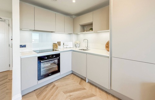 Dorchester Apartment | Dorchester Centre Apartment - Free Parking & Views
