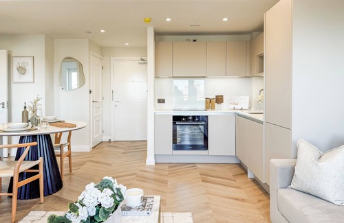 Dorchester Apartment | Dorchester Centre Apartment - Free Parking & Views