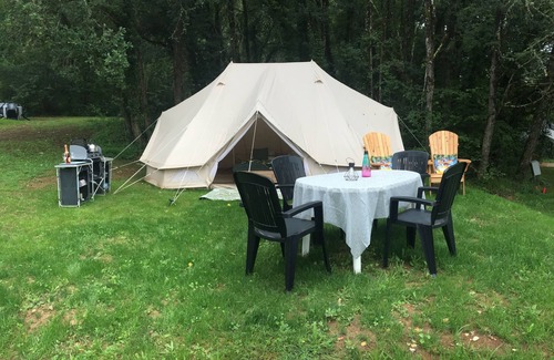 Bouzic RV Rental | Dordogne Glamping - Emperor tent PV2