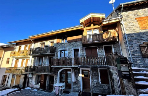Saint-Marcel Ski Chalet | Dorfhaus renoviert auf 3 Ebenen 4 Zimmer für 6 Personen in St Marcel