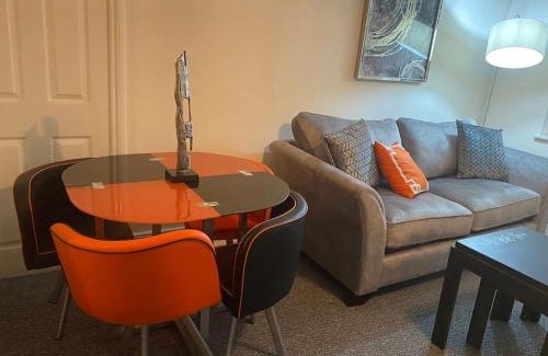 Cheltenham Apartment | Dorset villa flat 1 at Pittville Lawn