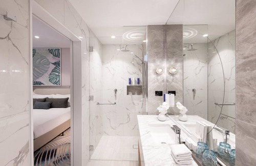 Broadbeach Hotel | Dorsett Gold Coast