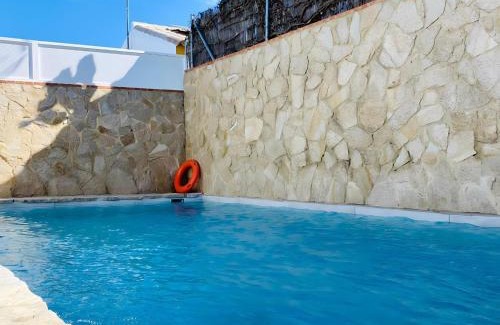 Conil de la Frontera House | Dos Chalets Separados con Piscina Privada Cada Uno - Perfectos para Grupos Grandes Cerca del Pueblo
