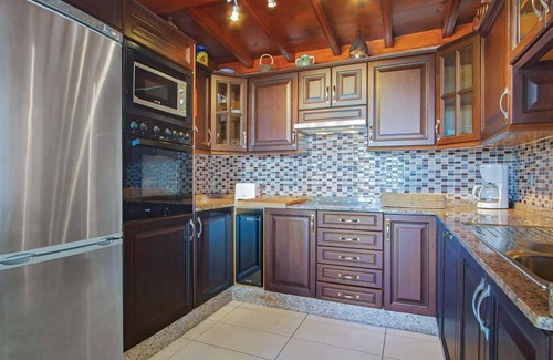 Los Mojones Villa | Dos Piedras, Amazing villa in Puerto del Carmen w/