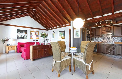 Los Mojones Villa | Dos Piedras, Amazing villa in Puerto del Carmen w/