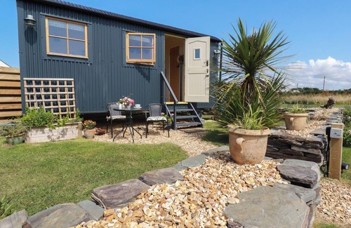 Wadebridge Cottage | Dot May