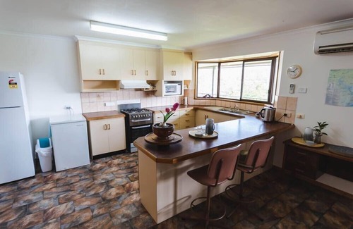 Mallacoota House | Dots Lakehouse Mallacoota