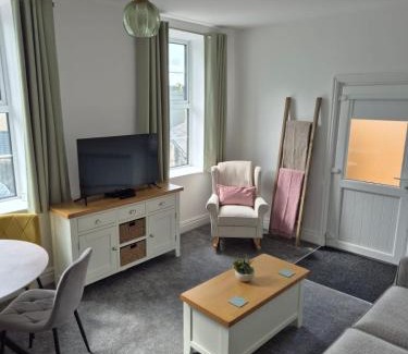 Richmond Apartment | Dots Place 14 Darlington Road DL10 7AW