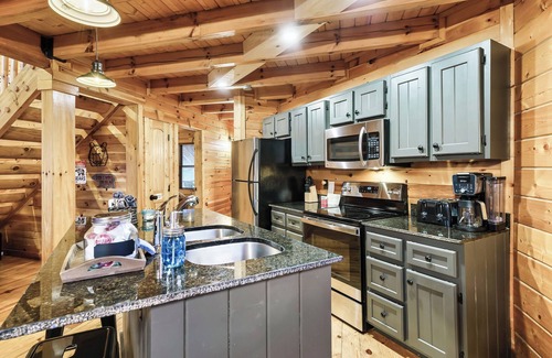 White Oak Lodge Cabin | Dottie's Place by Beyond Expectations