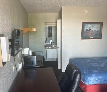 Amarillo Apartment | Double Bed Hotel Room 116
