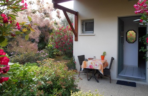 Saint - Martin - du - Touch Hotel | double bed room 140