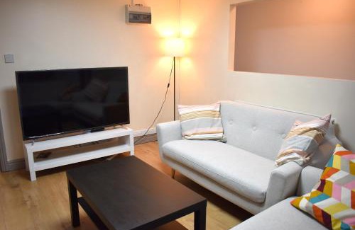Bordesley House | Double Bed Room in Flat near Birmingham City Centre