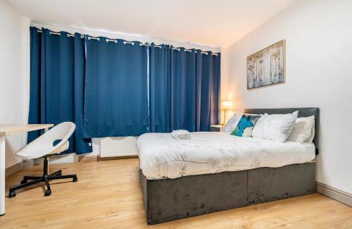 Bordesley House | Double Bed Room in Flat near Birmingham City Centre