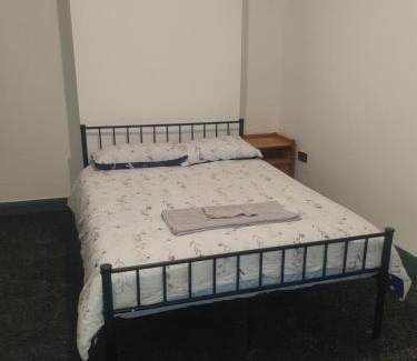 Templeborough Bed & Breakfast | Double bed rooms in Meadowhall, Tinsley