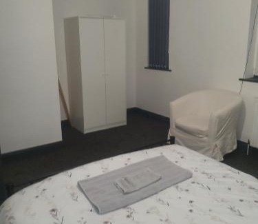 Templeborough Bed & Breakfast | Double bed rooms in Meadowhall, Tinsley