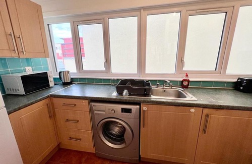 Pollards Hill Apartment | Double bedroom Apartment!