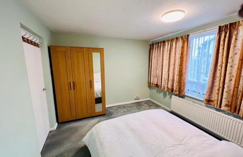 Pollards Hill Apartment | Double bedroom Apartment!