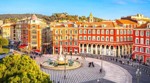 Lepante Quarter Apartment | Double bedroom appartement Balcony Central City AC
