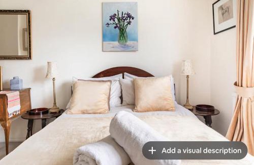 Hammersmith and Fulham House | Double bedroom in homely, 5 bedroom family house by the river in Fulham