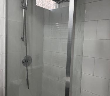 Salford House | Double-Bedroom in the Heart of Salford Manchester GCSW4 Perfect for Short Stays