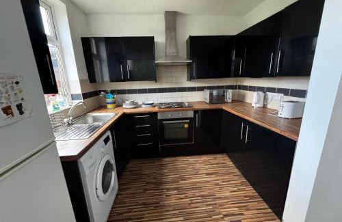 Salford House | Double-Bedroom in the Heart of Salford Manchester Perfect for Short Stays GCSW2