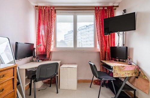 Petit-Ivry House | Double bedroom with share bathroom, in Paris area