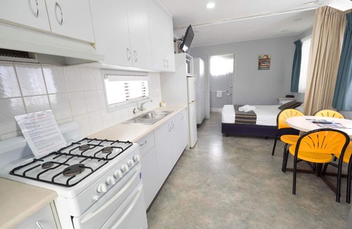 Alexandra Headland Cabin | Double Cabin 4 Berth - Double Cabin 4 Berth